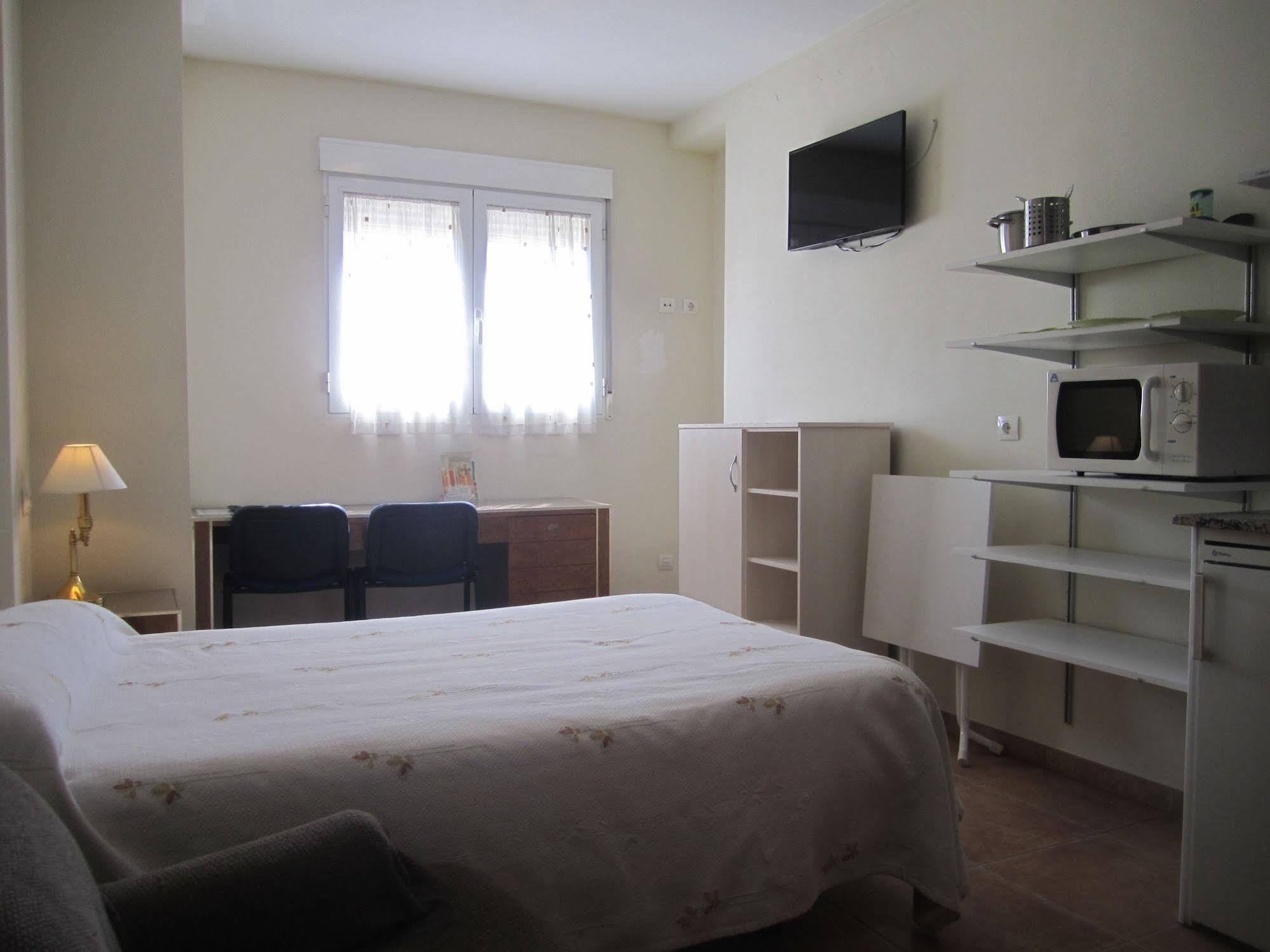 Hostal El Estudio Almansa Exterior photo